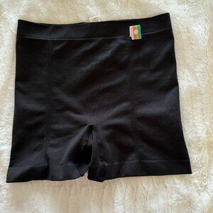 Victoria's Secret Boxer Athletic shorts; size s, black